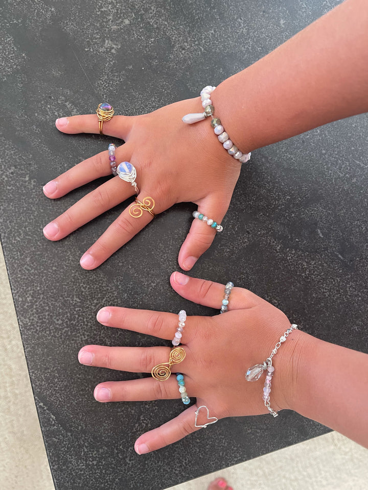 Jewelry Making & Wire Sculpting Camp (Ages 10 to 13)