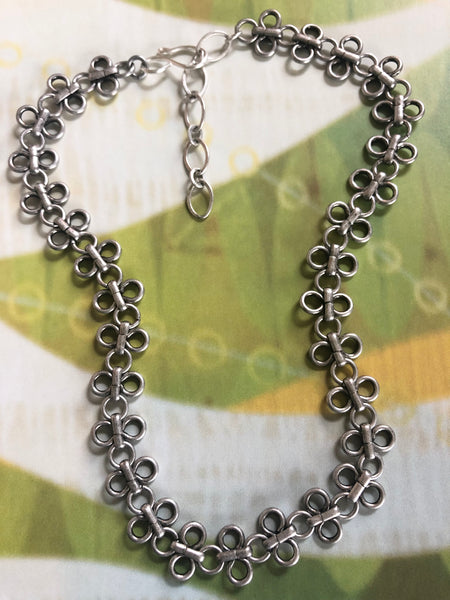 Lacy Loop Choker